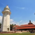 Masjid Agung Banten (sumber: Radar 24 News)